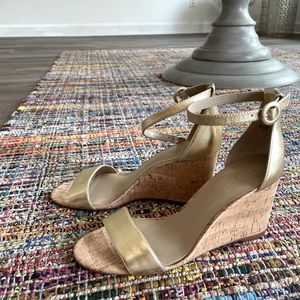 Ann Taylor Brett wedges size 8 Gold